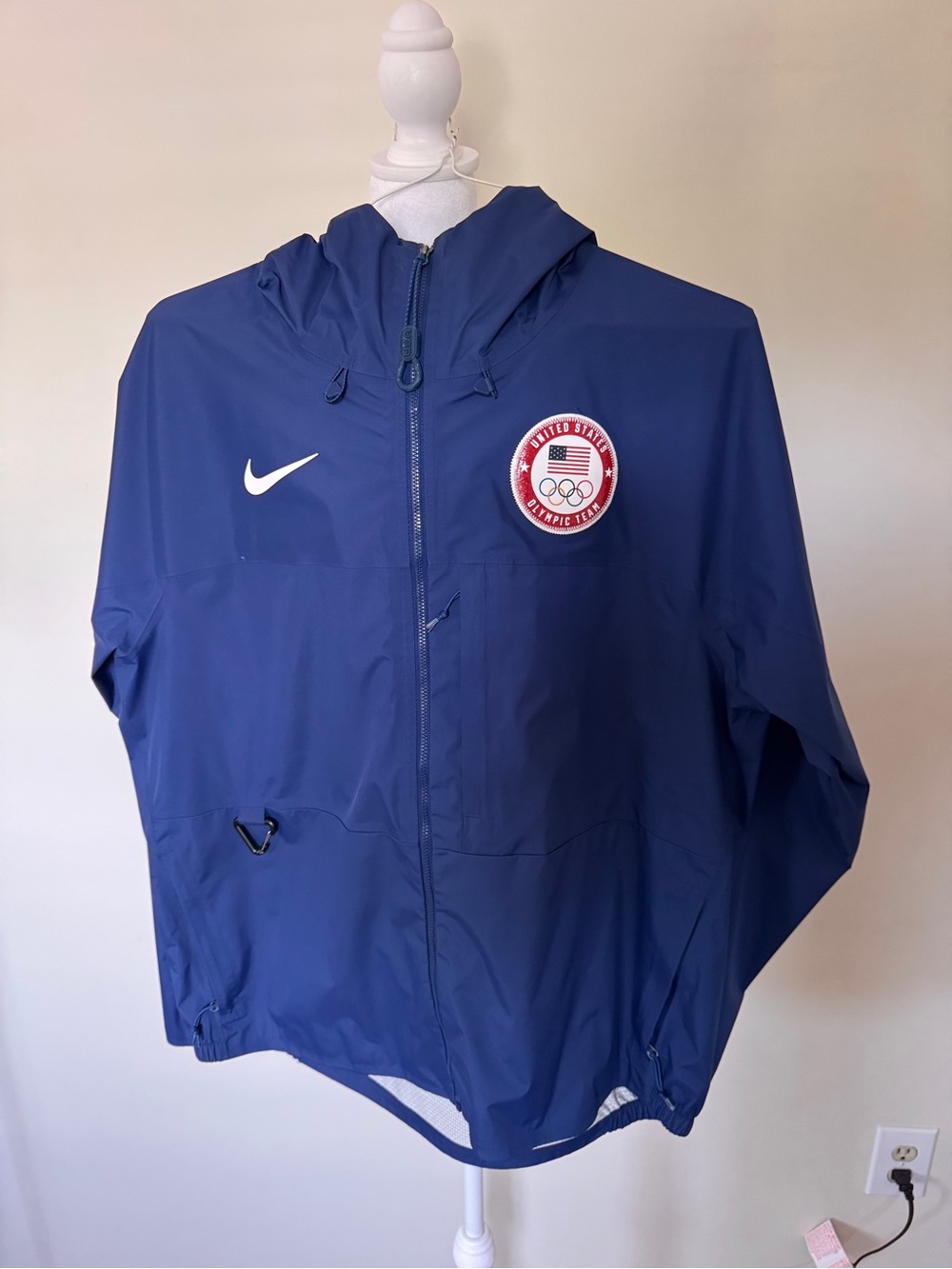 Nike Men’s Navy Blue Olympic Team Hooded Raincoat